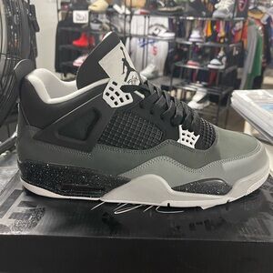 Men’s Jordan Retro 4 Fear Size 11.5.